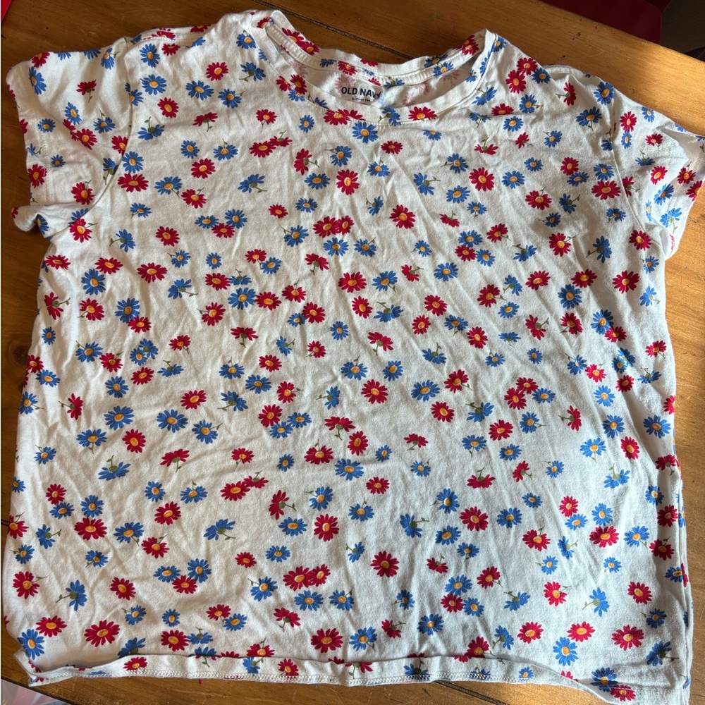 Old Navy White Tee with Red & Blue Daisy Print